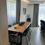 Centre *